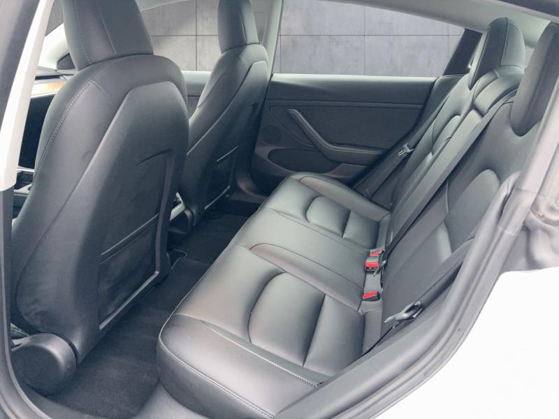 Tesla Model 3 Basis RWD