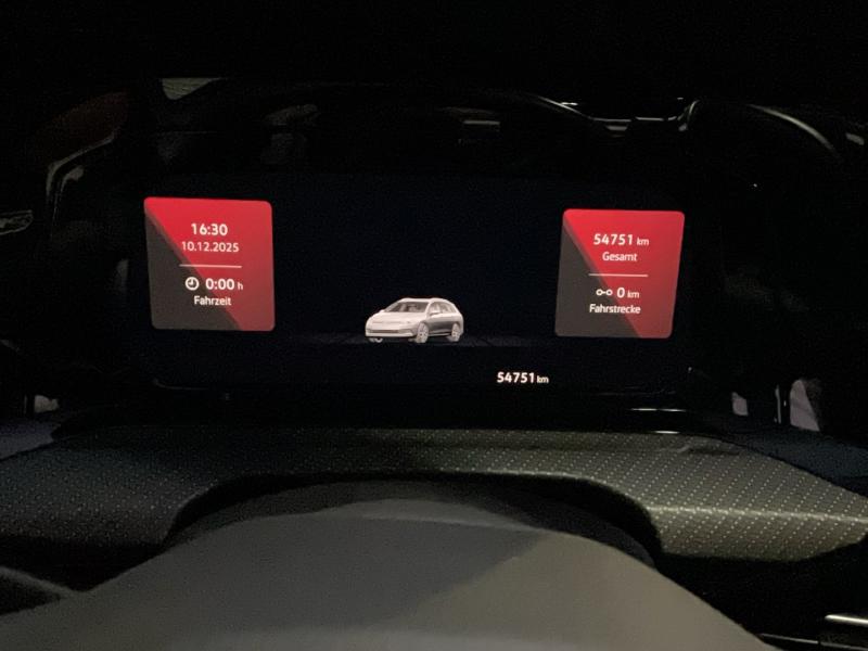 VW Golf Variant R-Line TSI