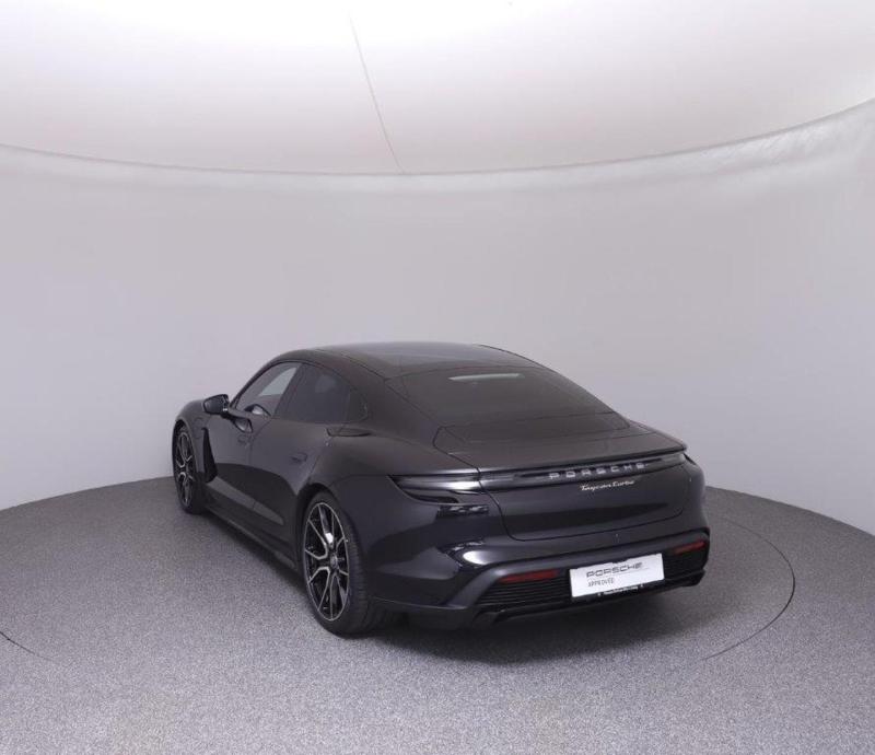 Porsche Taycan Turbo