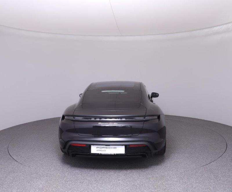 Porsche Taycan Turbo