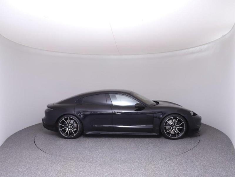 Porsche Taycan Turbo