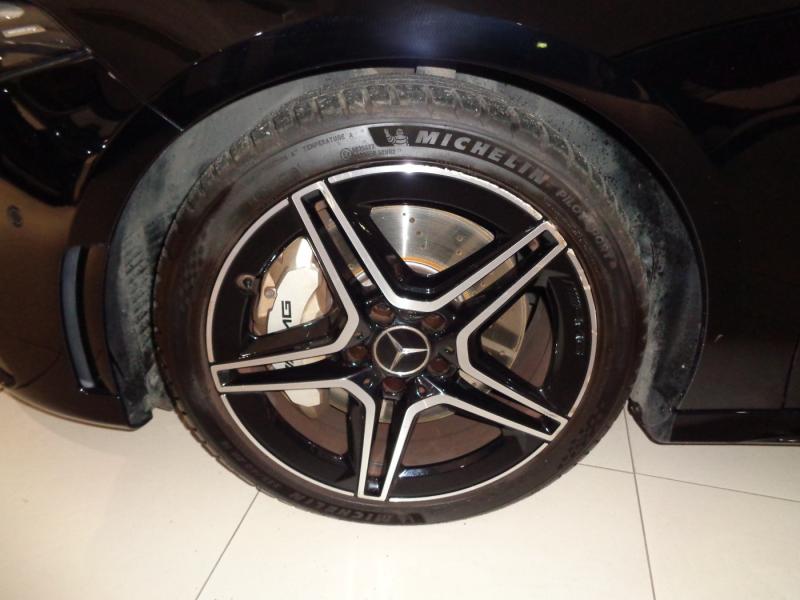 MERCEDES-BENZ A 35 AMG Limousine 4MATIC Aut.