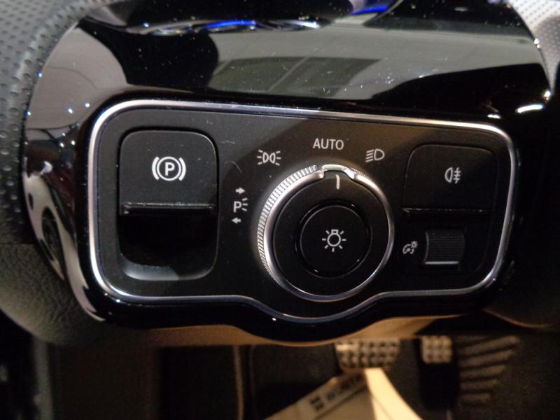 MERCEDES-BENZ A 35 AMG Limousine 4MATIC Aut.