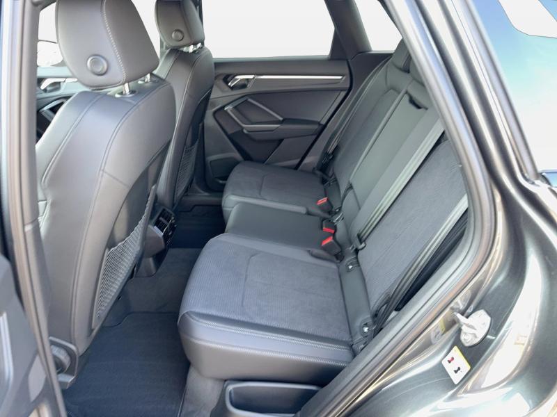 Audi Q3 35 TFSI admired