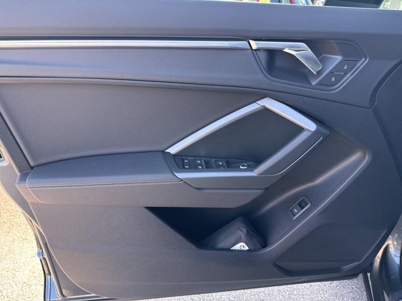 Audi Q3 35 TFSI admired