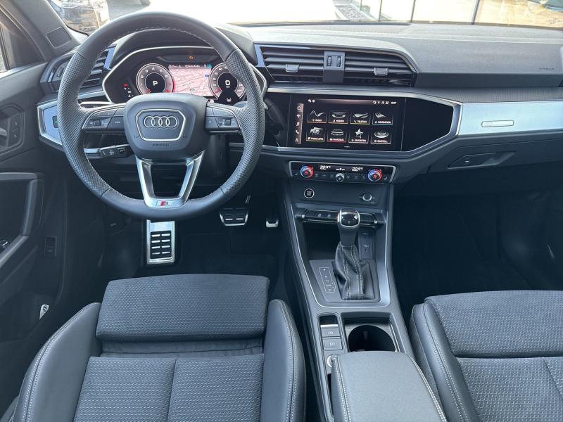 Audi Q3 35 TFSI admired