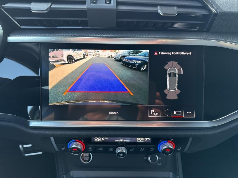 Audi Q3 35 TFSI admired