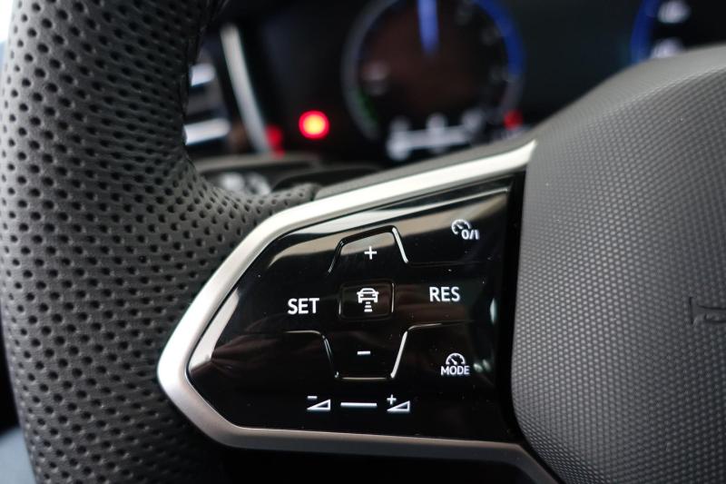 VW Touareg R eHybrid TSI 4MOTION