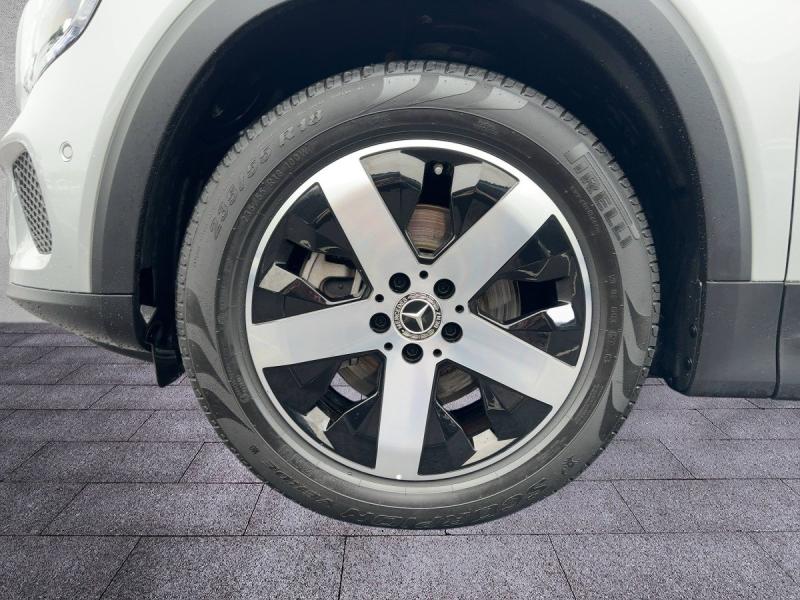 MERCEDES-BENZ GLB 200 d 4MATIC Progressive