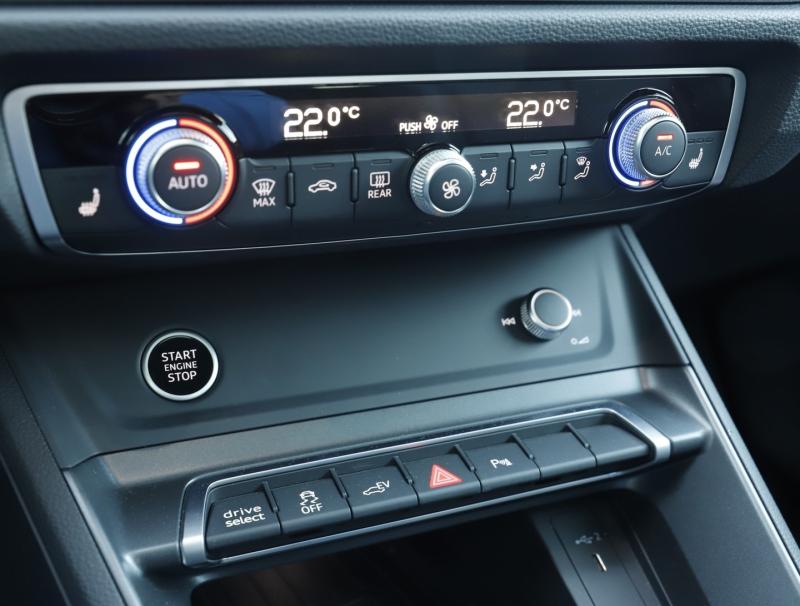 Audi Q3 e-tron 45 TFSI e S line exterieur