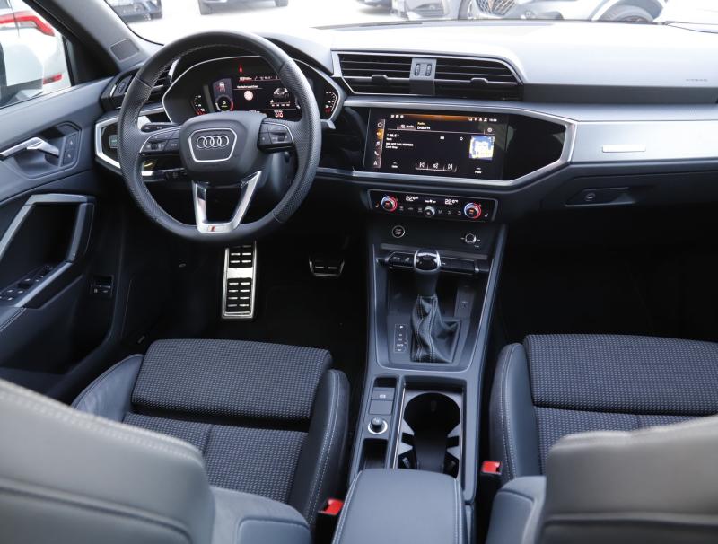 Audi Q3 e-tron 45 TFSI e S line exterieur