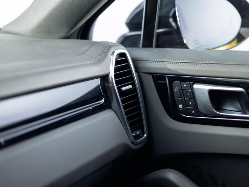 Porsche Cayenne E-Hybrid Coupé Platinum Edition