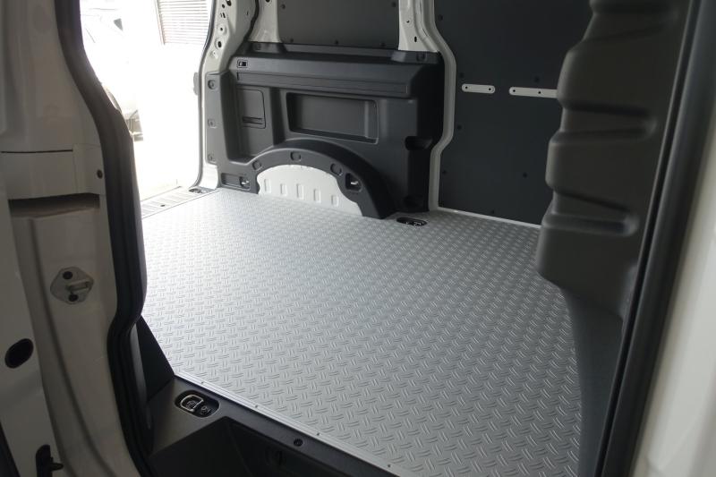 VW ID. Buzz Cargo Pro 210 kW