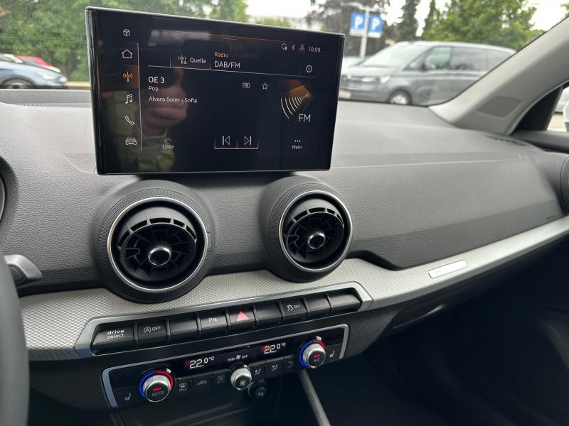 Audi Q2 30 TFSI admired