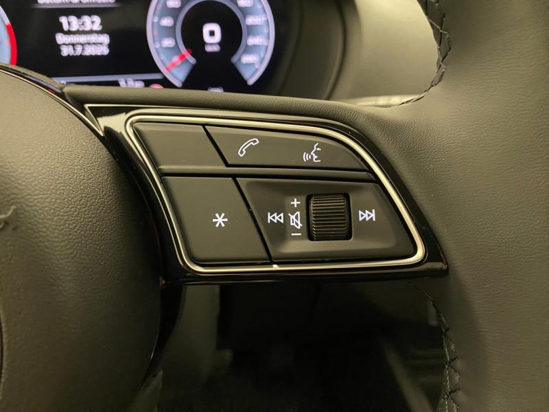 Audi Q2 30 TFSI admired