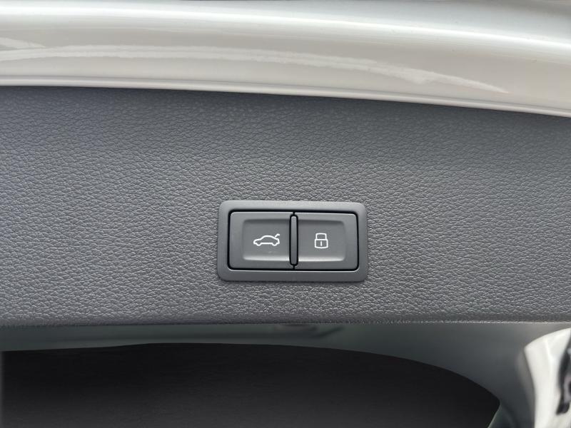 Audi Q2 30 TFSI admired