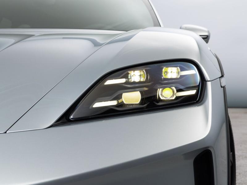 Porsche Taycan 4 Cross Turismo