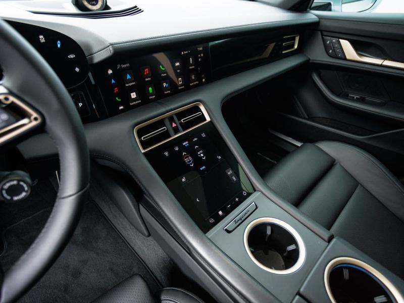 Porsche Taycan 4 Cross Turismo