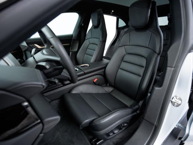 Porsche Taycan 4 Cross Turismo