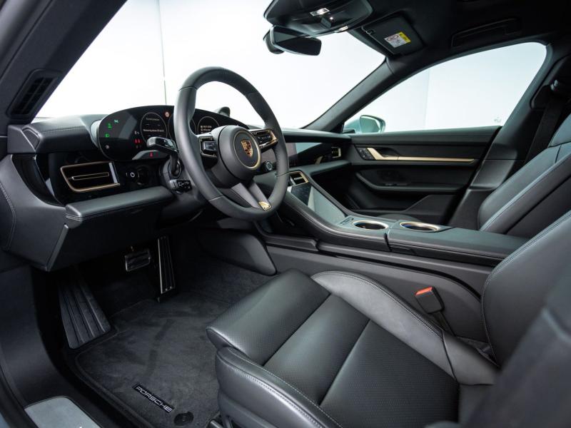 Porsche Taycan 4 Cross Turismo