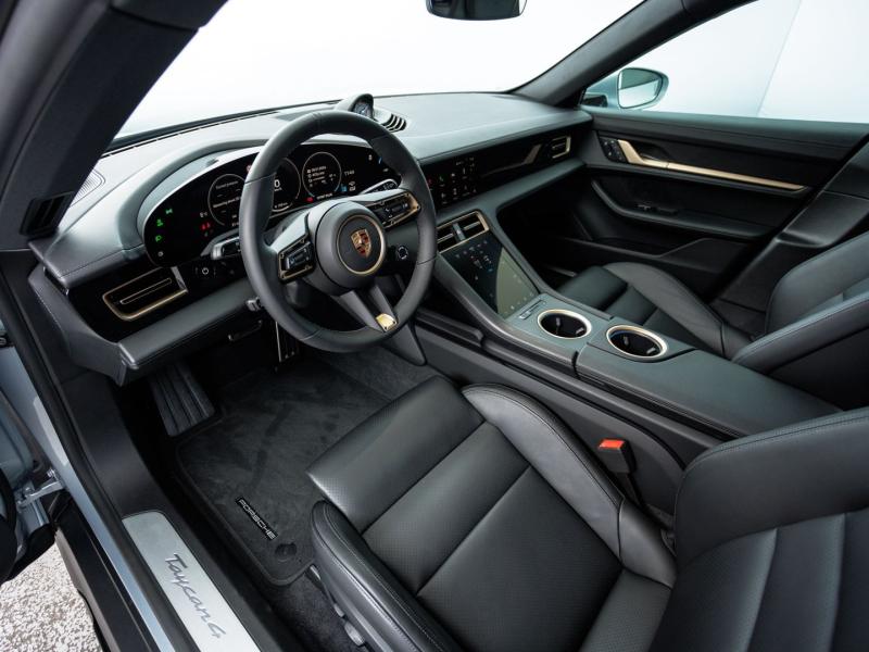 Porsche Taycan 4 Cross Turismo