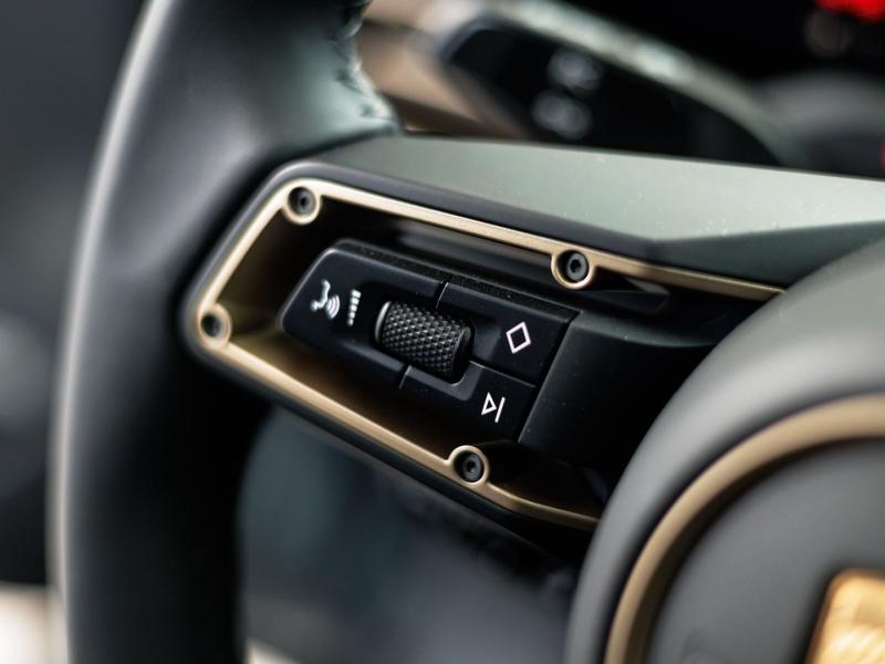 Porsche Taycan 4 Cross Turismo