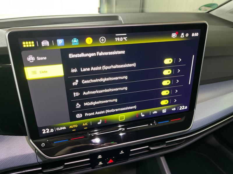 VW Golf Life TSI
