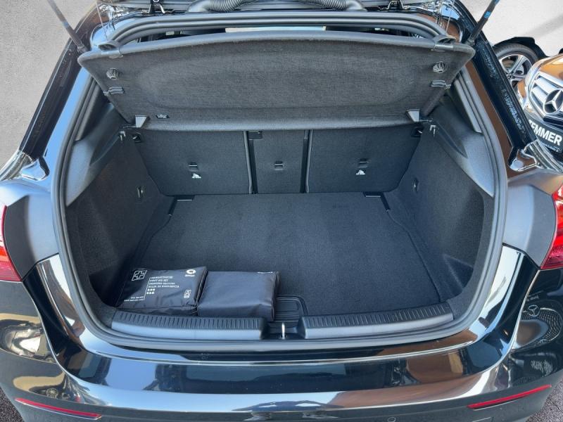 MERCEDES-BENZ A 220 4MATIC AMG-Line