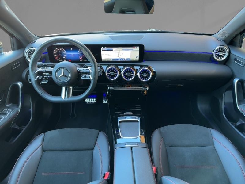 MERCEDES-BENZ A 220 4MATIC AMG-Line