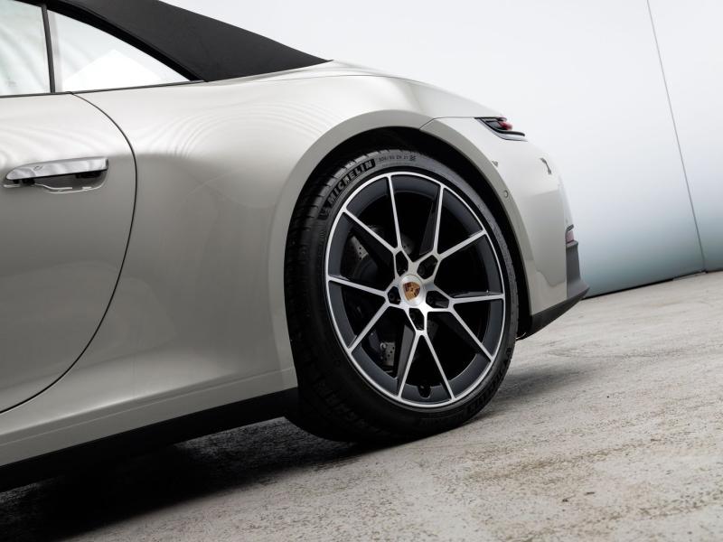 Porsche 911 Carrera Cabriolet