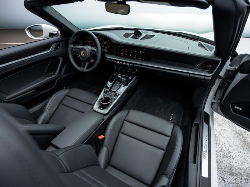 Porsche 911 Carrera Cabriolet