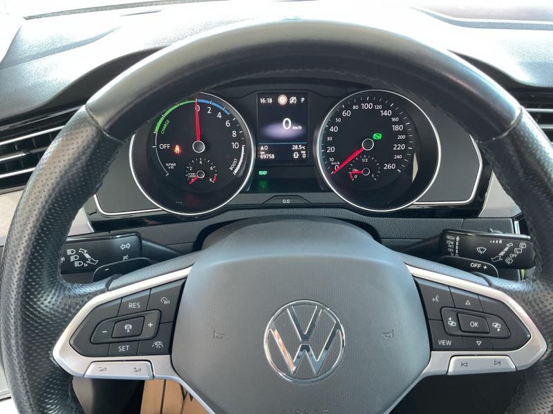 VW Passat Variant GTE