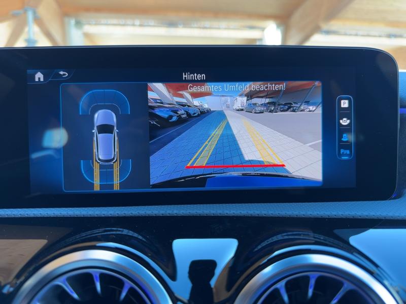 MERCEDES-BENZ A 220 4MATIC AMG-Line