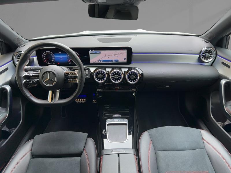 MERCEDES-BENZ A 180 AMG-Line