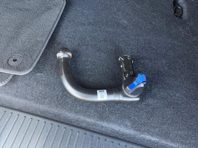 Ford Tourneo Courier 1,0 EcoBoost Titanium Au