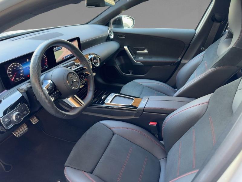 MERCEDES-BENZ A 220 4MATIC AMG-Line