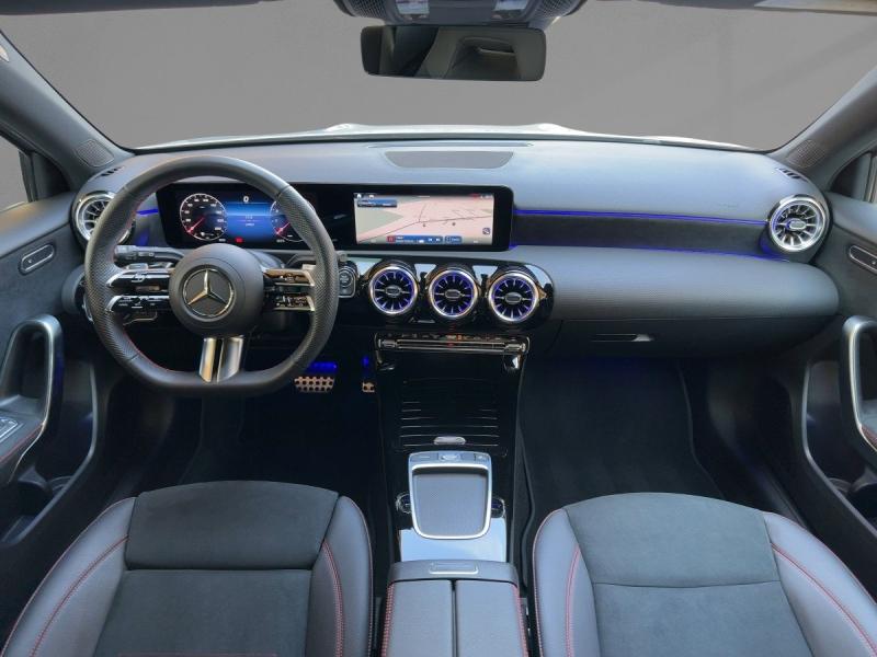 MERCEDES-BENZ A 220 4MATIC AMG-Line