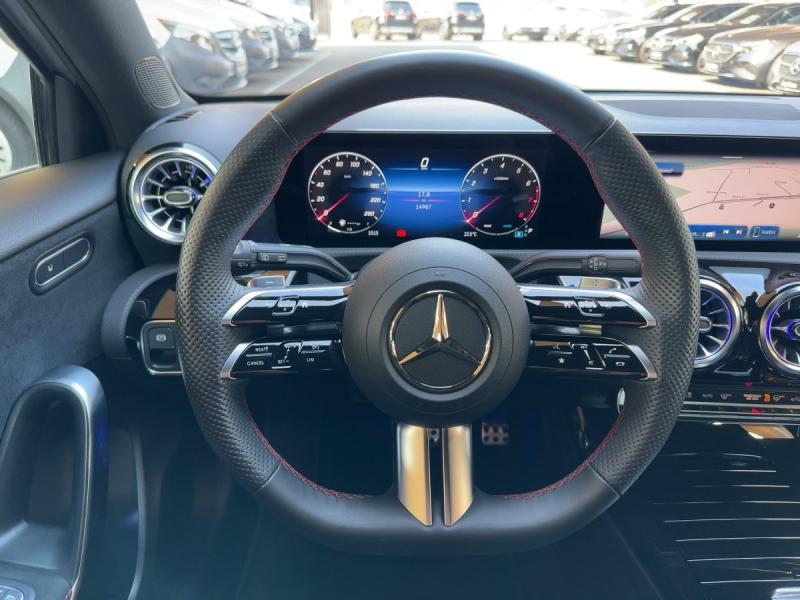 MERCEDES-BENZ A 220 4MATIC AMG-Line