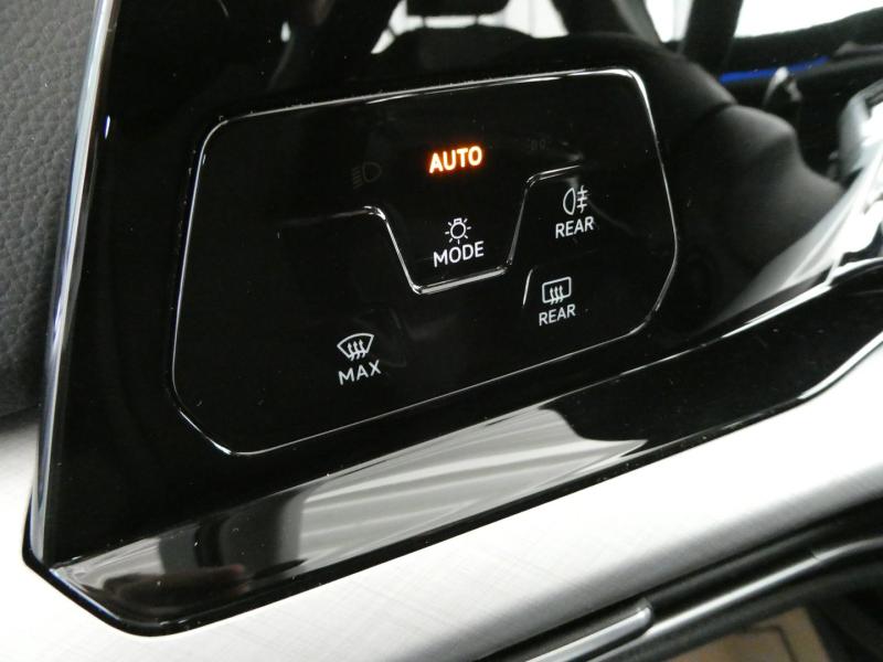 VW Golf Variant Life TDI