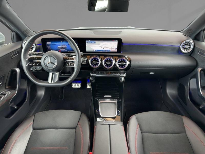 MERCEDES-BENZ A 220 4MATIC AMG-Line
