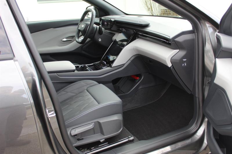 Capri Premium Extended Range RWD 77kWh 286PS