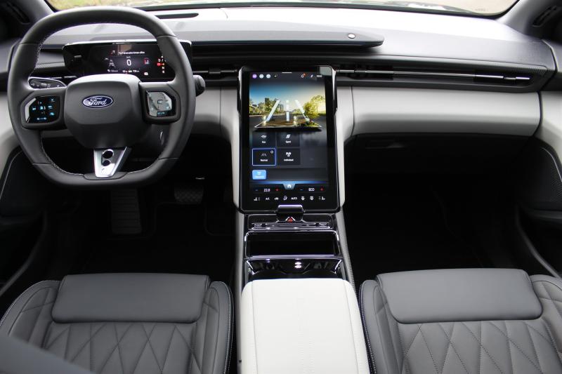 Capri Premium Extended Range RWD 77kWh 286PS