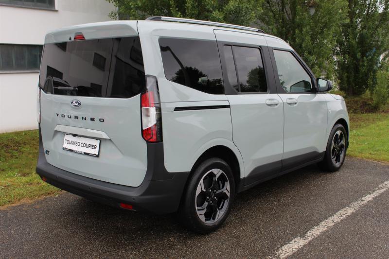 E- Tourneo Courier Titanium  43kWh 136PS