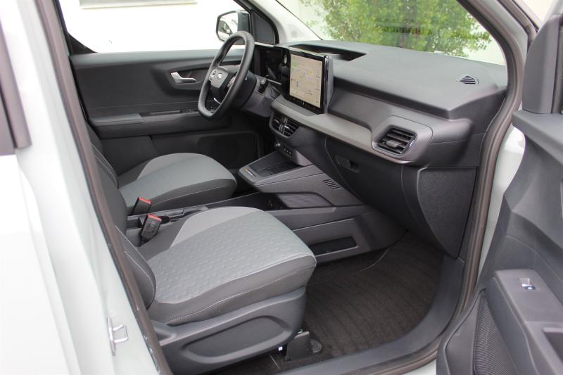 E- Tourneo Courier Titanium  43kWh 136PS