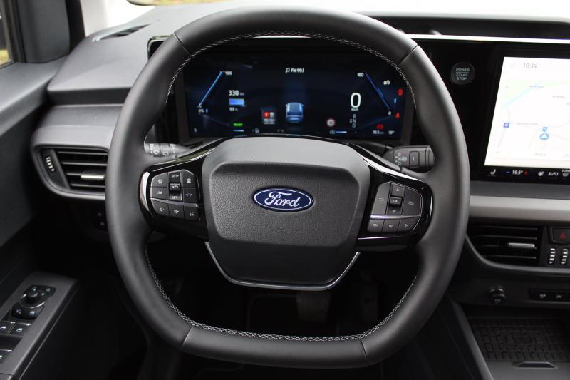 E- Tourneo Courier Titanium  43kWh 136PS