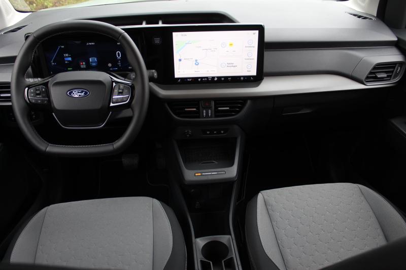 E- Tourneo Courier Titanium  43kWh 136PS