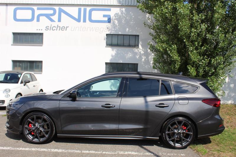 Focus ST-X Traveller 2.3EcoBoost 280PS A8