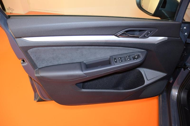 VW Golf Variant Life TSI