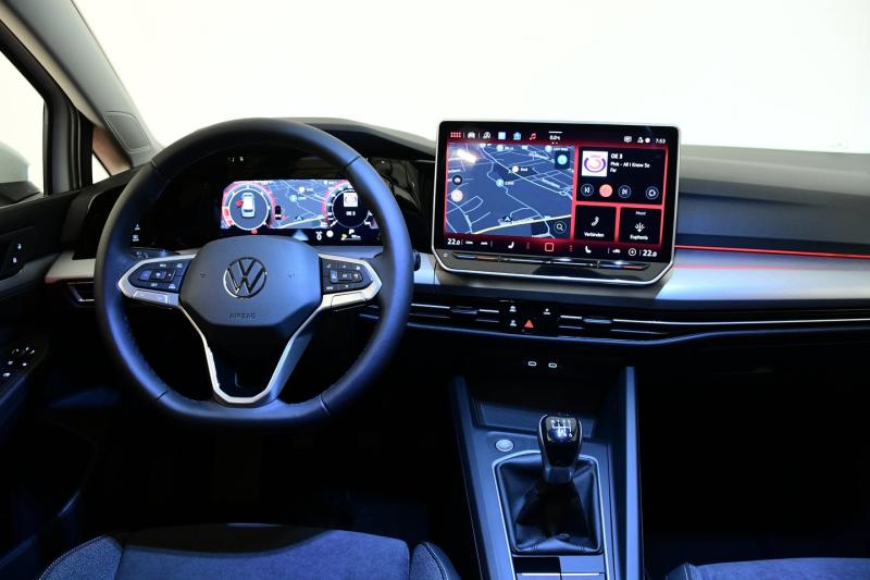 VW Golf Variant Life TDI BRIDGING