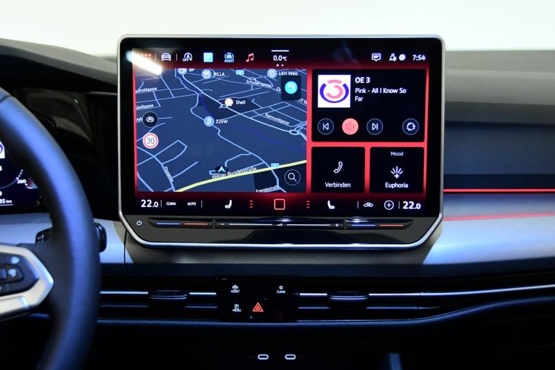 VW Golf Variant Life TDI BRIDGING